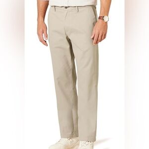 Men's Classic-Fit Wrinkle-Resistant Flat-Front Chino Pant